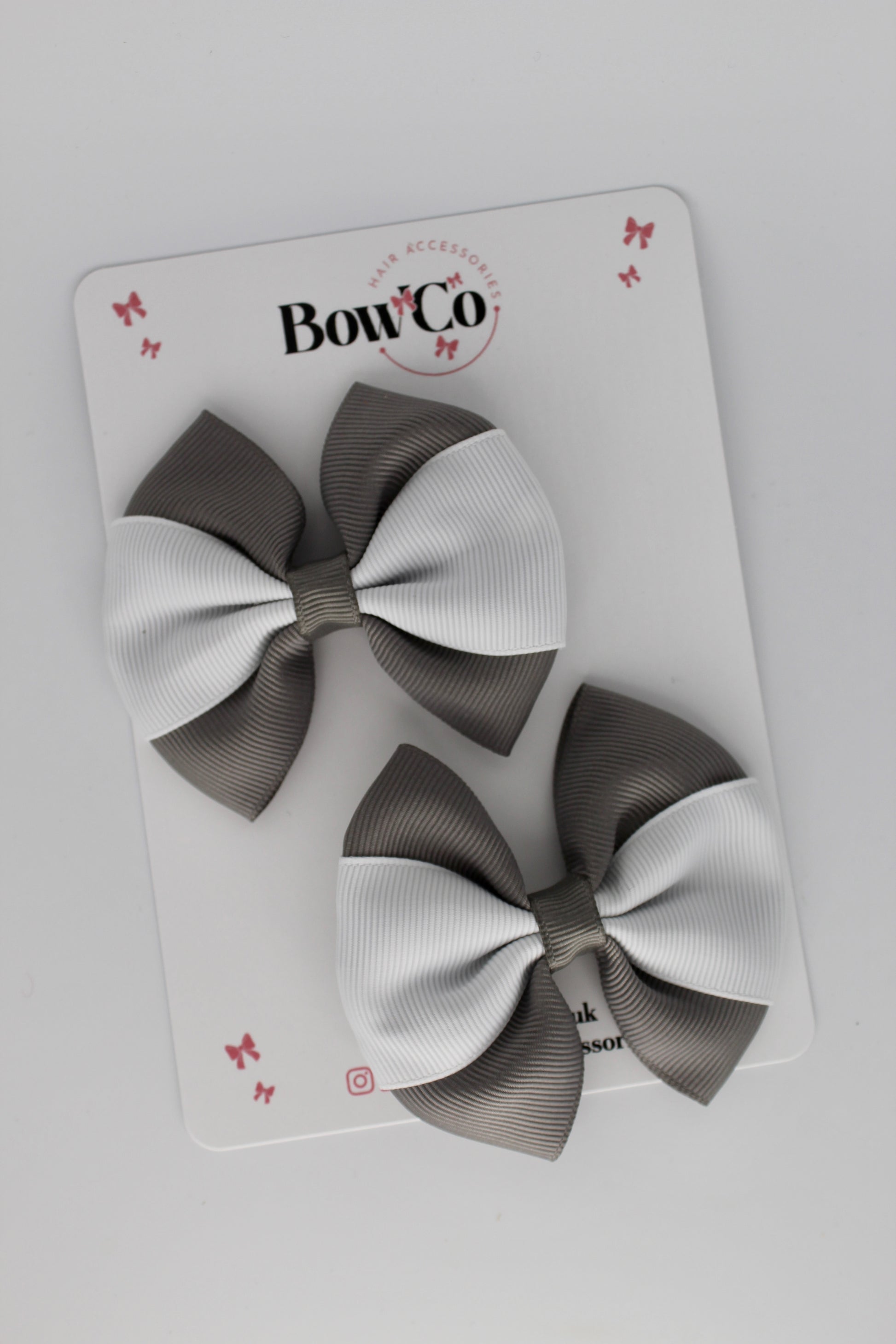 Metal Grey and White - Round Tuxedo Bow Set - Clip