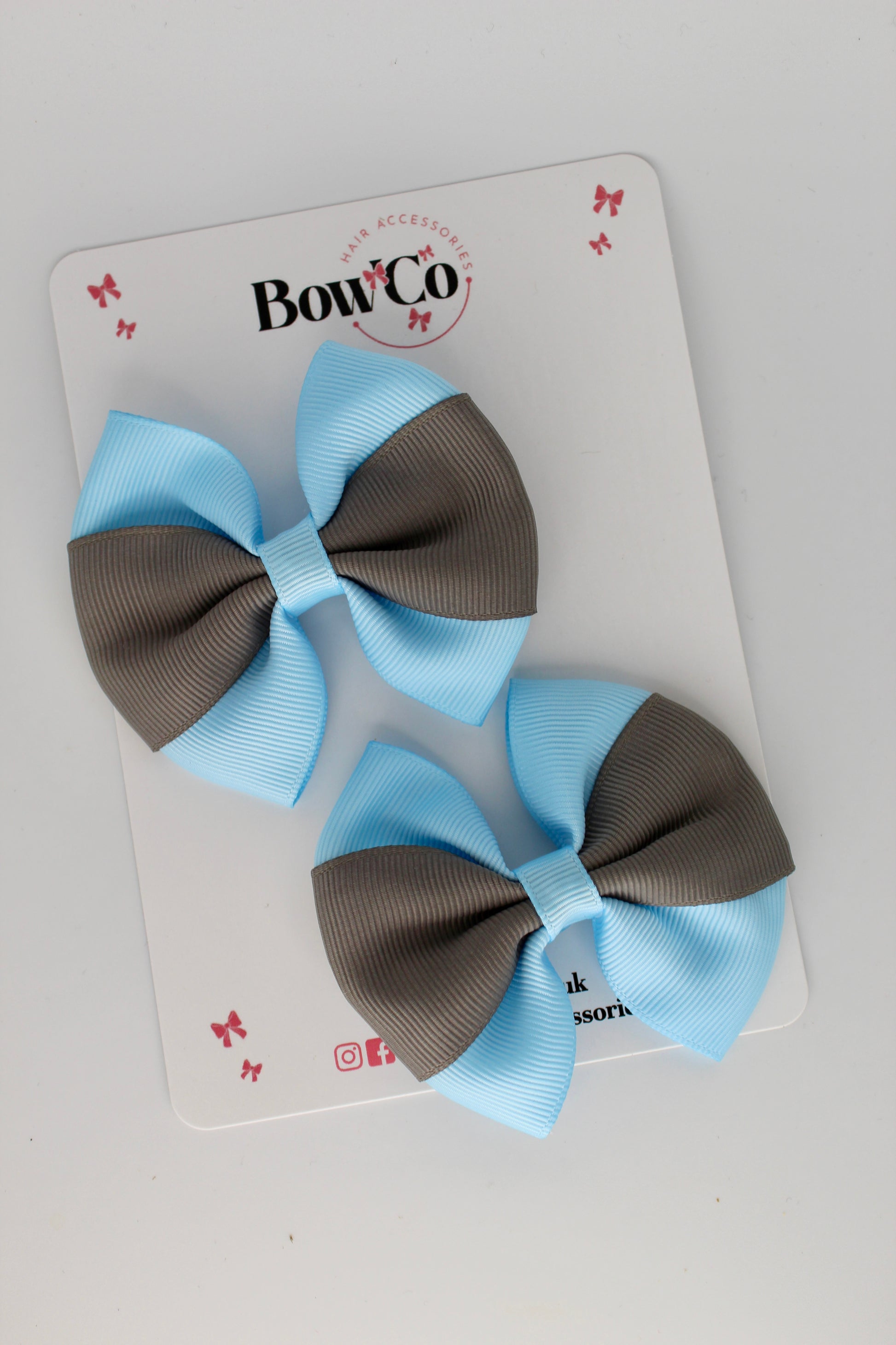 Blue Topaz and Metal Grey - Round Tuxedo Bow Set - Clip